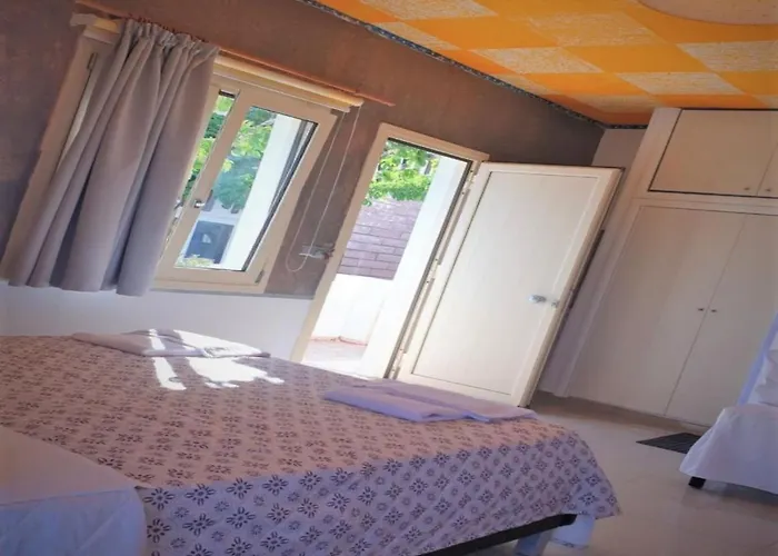 Beautiful And Spacious Near Cretan Sea * Hersonissos (Crete)