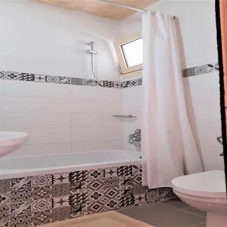 Guest house In - Beautiful And Spacious Near Cretan Sea *
